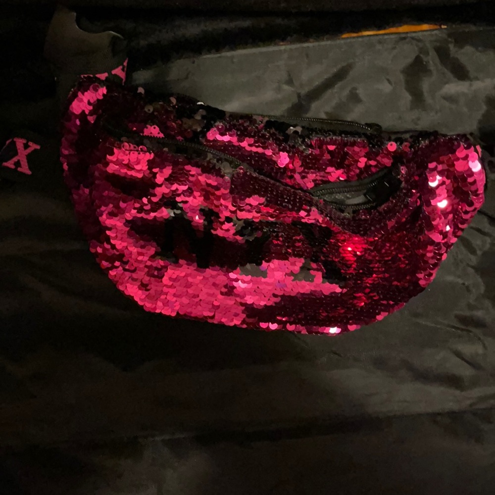 2/$10 
Pink and black sequin fanny pack